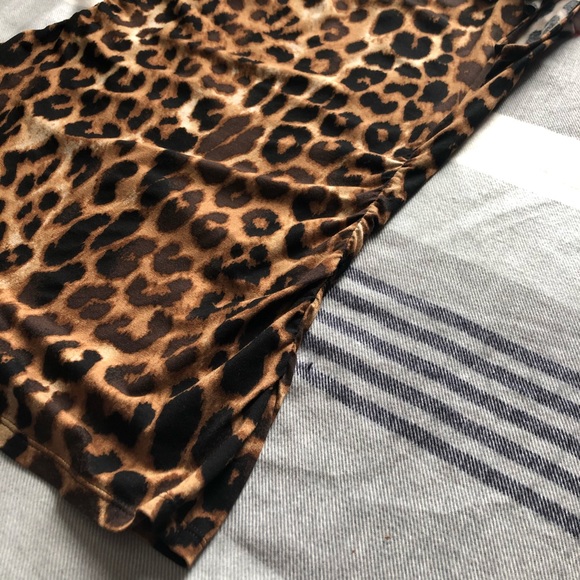 Express Leopard or Jaguar Print Top - Picture 3 of 4
